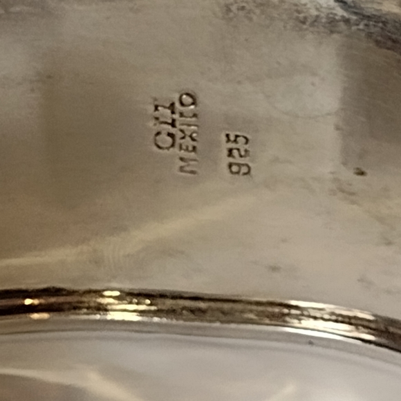 Carnelian Heavy Sterling Silver Bangle - Picture 11 of 12